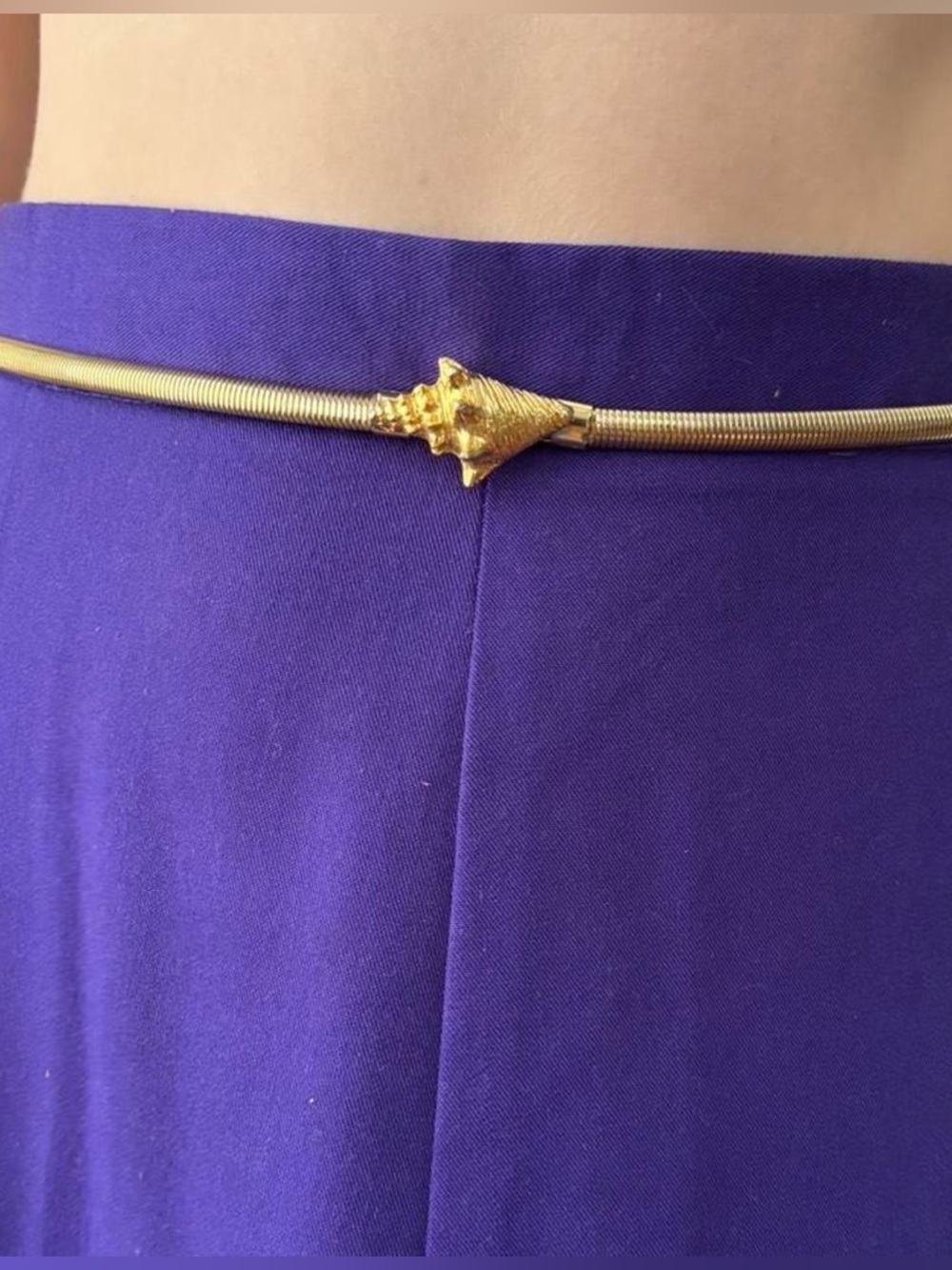 Vintage 80s mermaidcore / glam gold stretchy belt with shell buckle - Picture 2 of 4